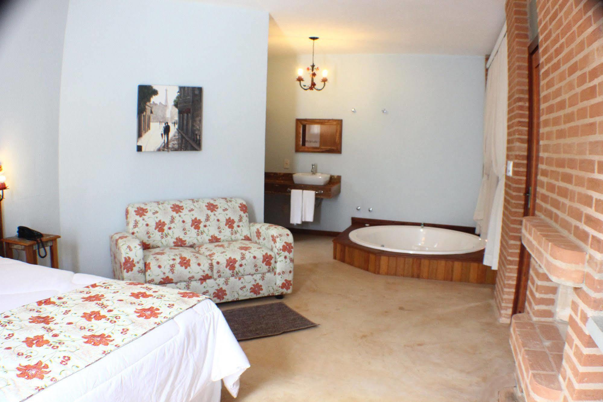 Pousada Villa Dos Leais Serra Negra  Exterior photo
