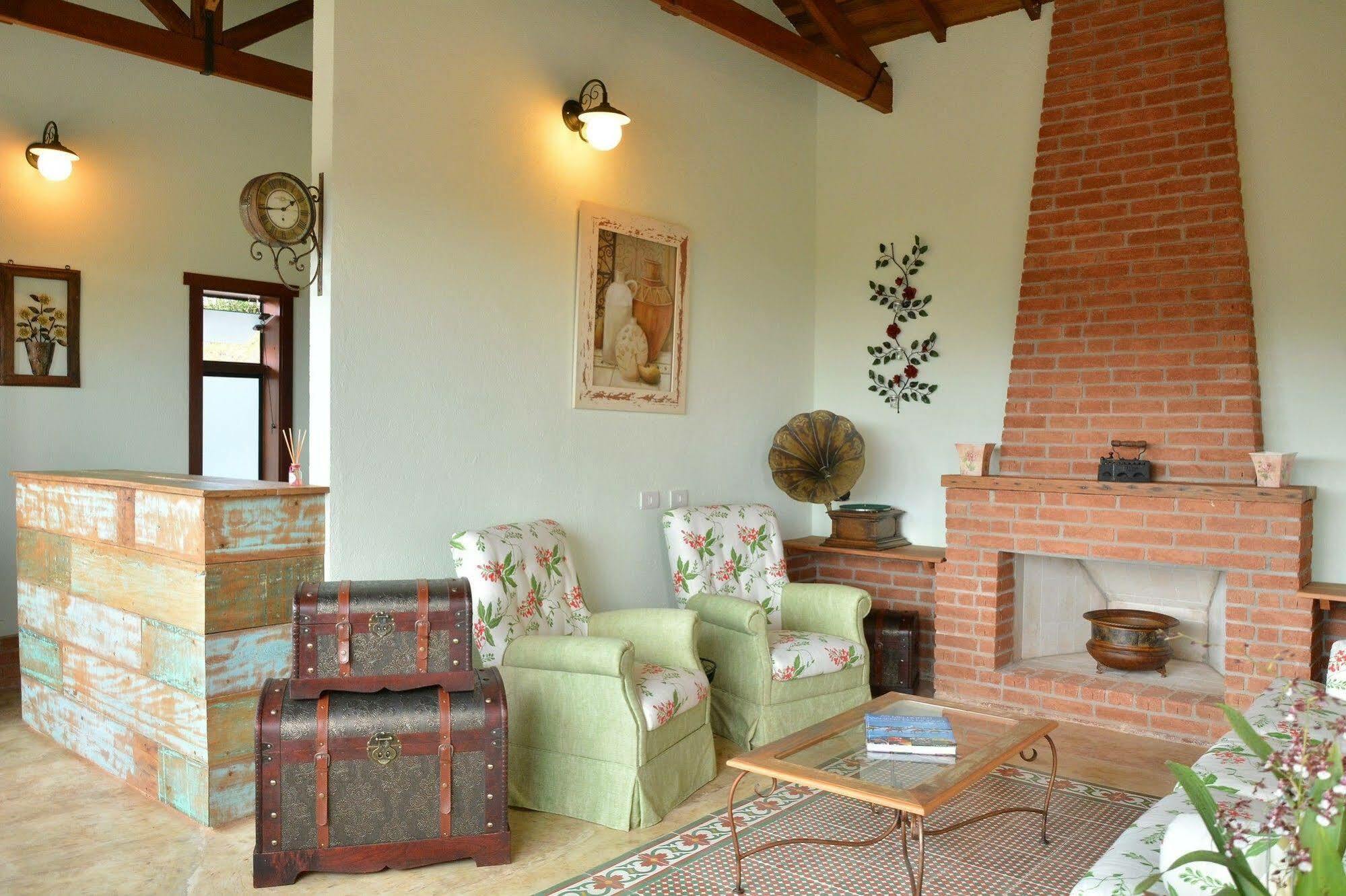 Pousada Villa Dos Leais Serra Negra  Exterior photo